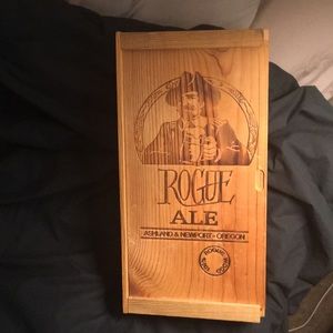 Rogue Ale Brewing collector box beer holder rare
